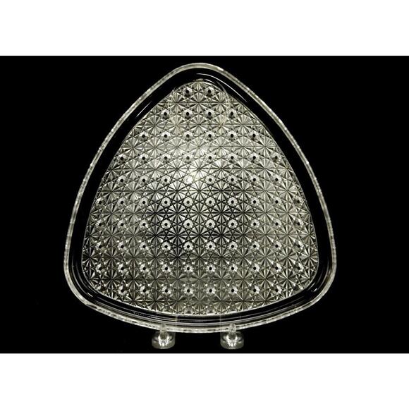 Vintage Indiana Glass Daisy & Button Snack Set 12 Plates 12 Cups - Picture 3 of 7